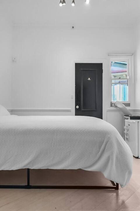 Hotel Venus By The Harbour Budget 3*