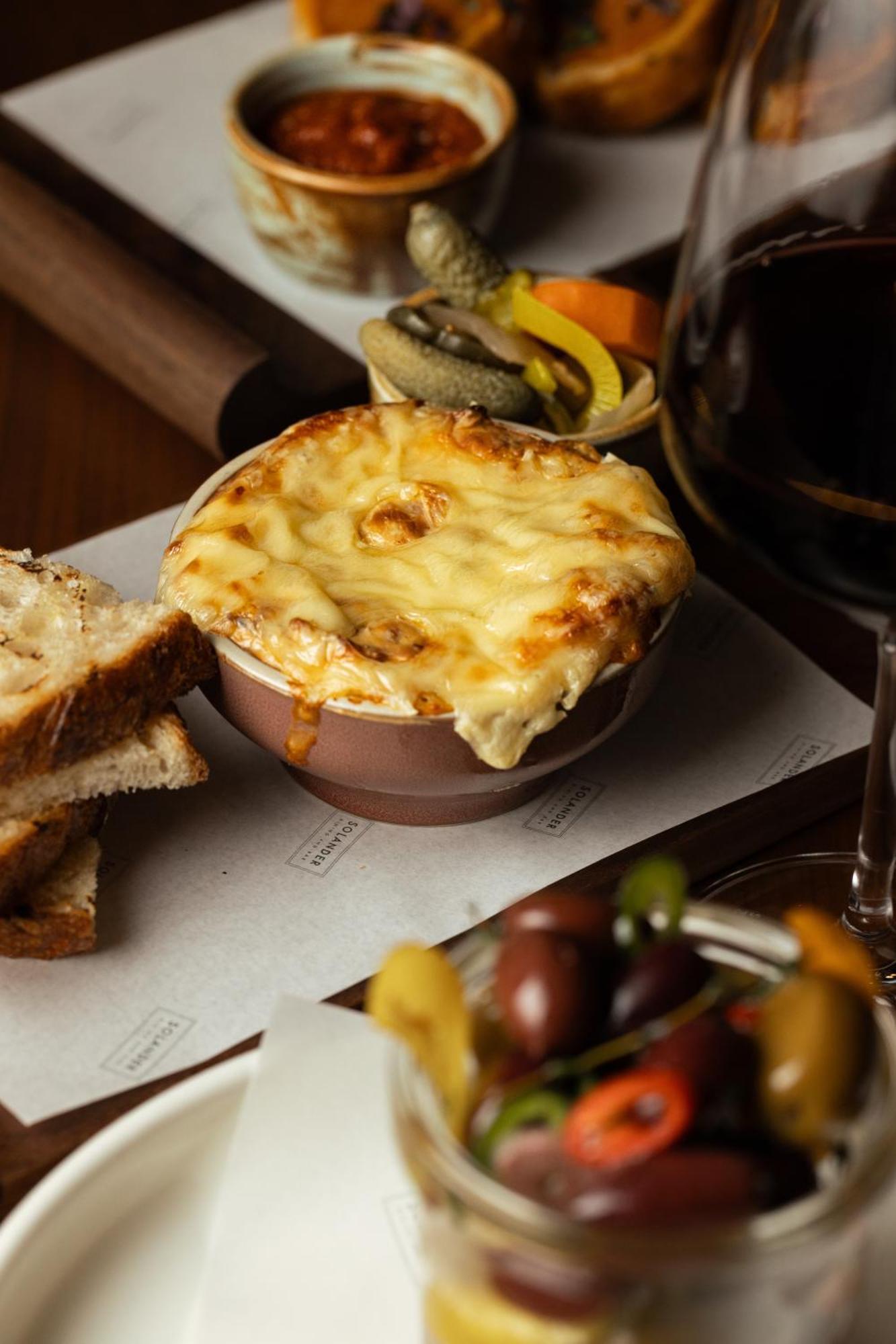 Hotel West Sydney, Curio Collection By Hilton 4*