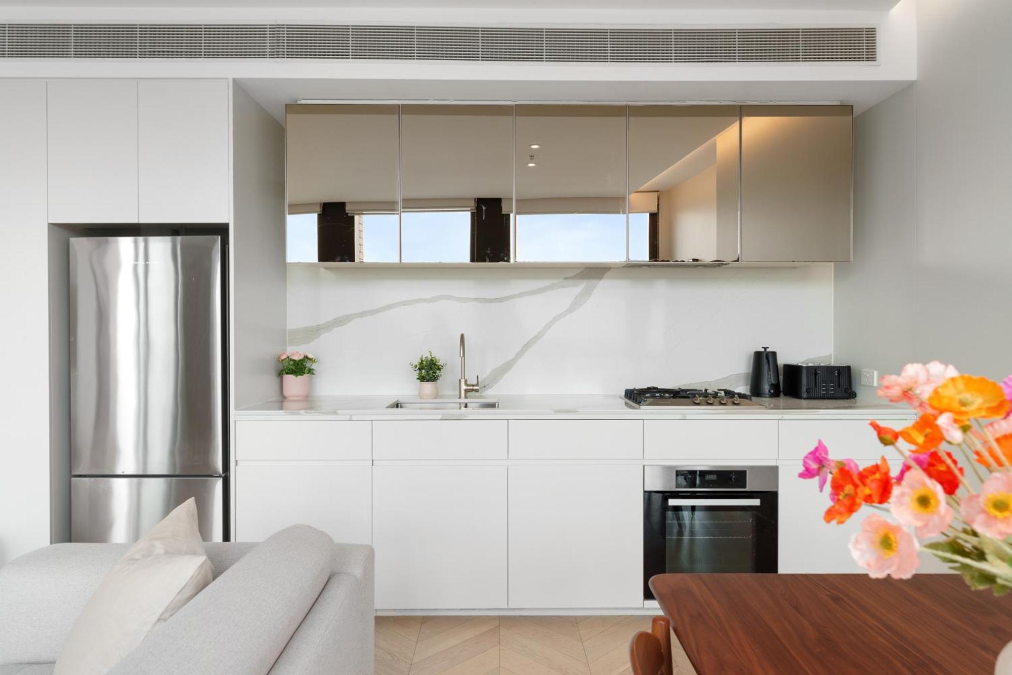 Harbour Views, Fireworks & Secure Parking *