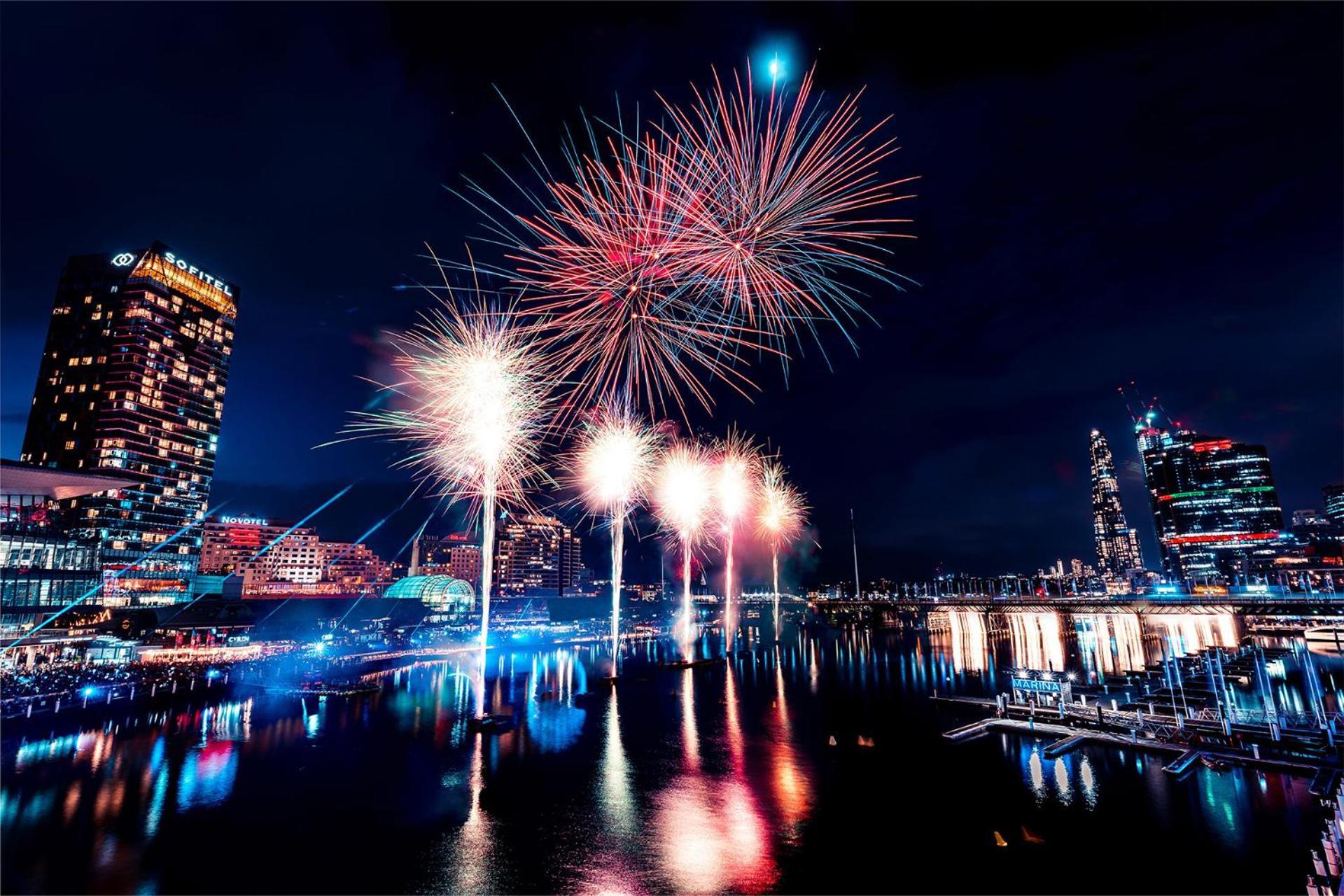 Harbour Views, Fireworks & Secure Parking Apartment Sydney