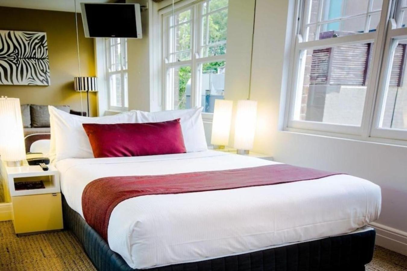 Potts Point Official 4*