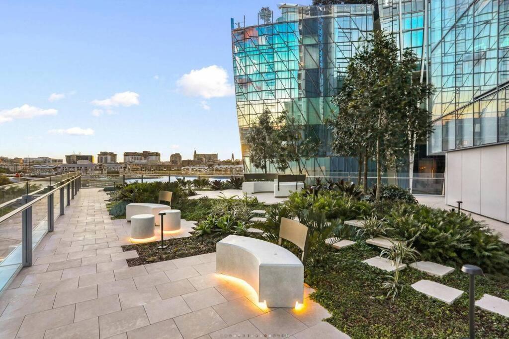 Luxury 1br Iconic Harbour Views In Barangaroo Sydney