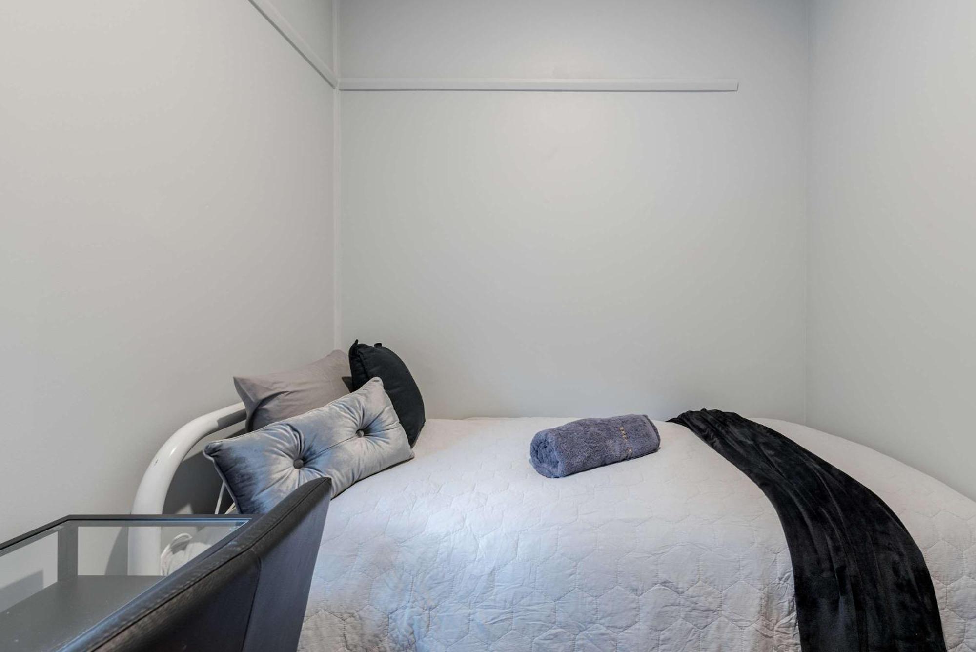 1 Private Single In Carramar 1 Holiday home Sydney