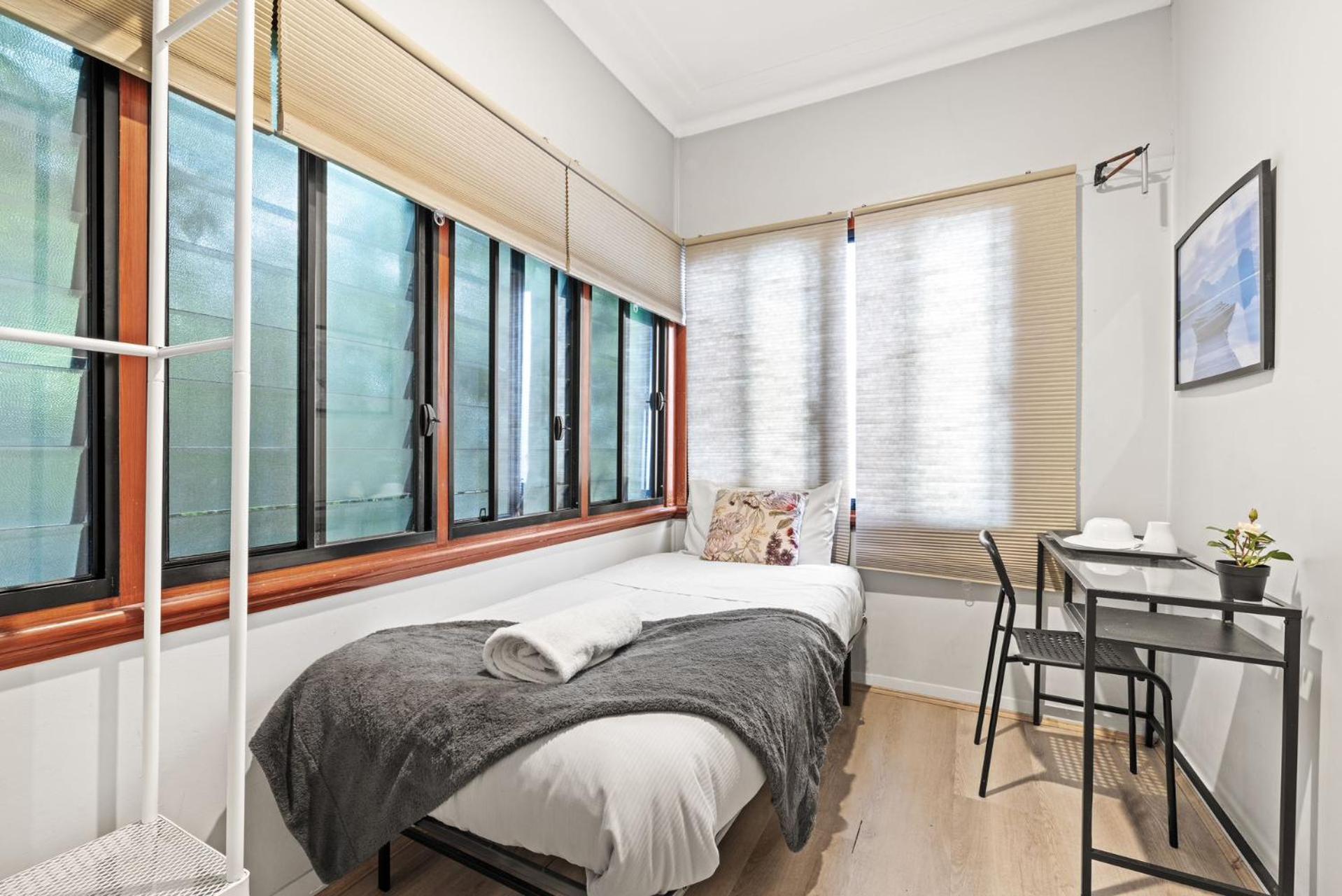 1 Private Single In Carramar 1