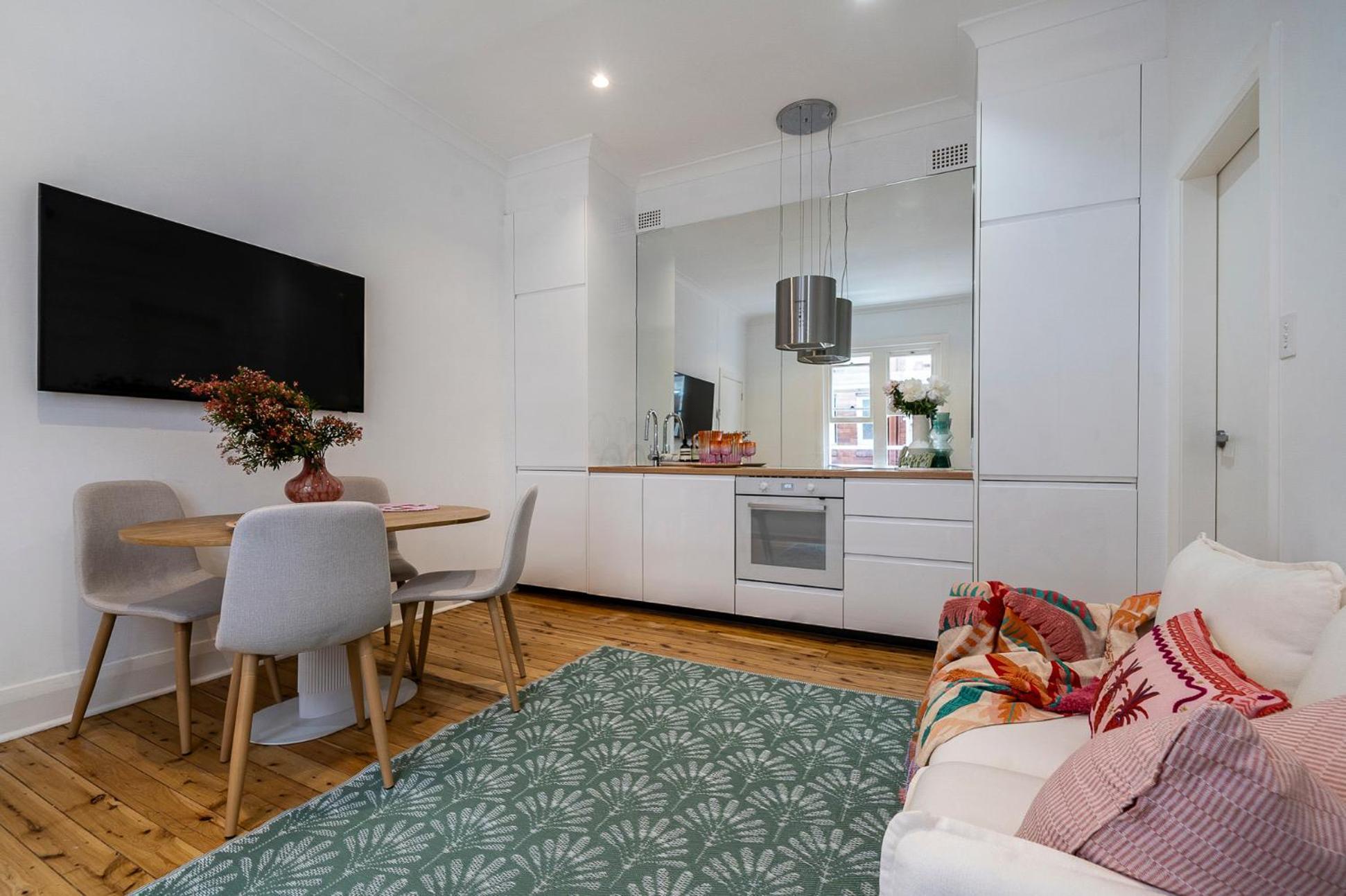 1 And 2 Bed - 500m To - Belle's At Bondi * Sydney