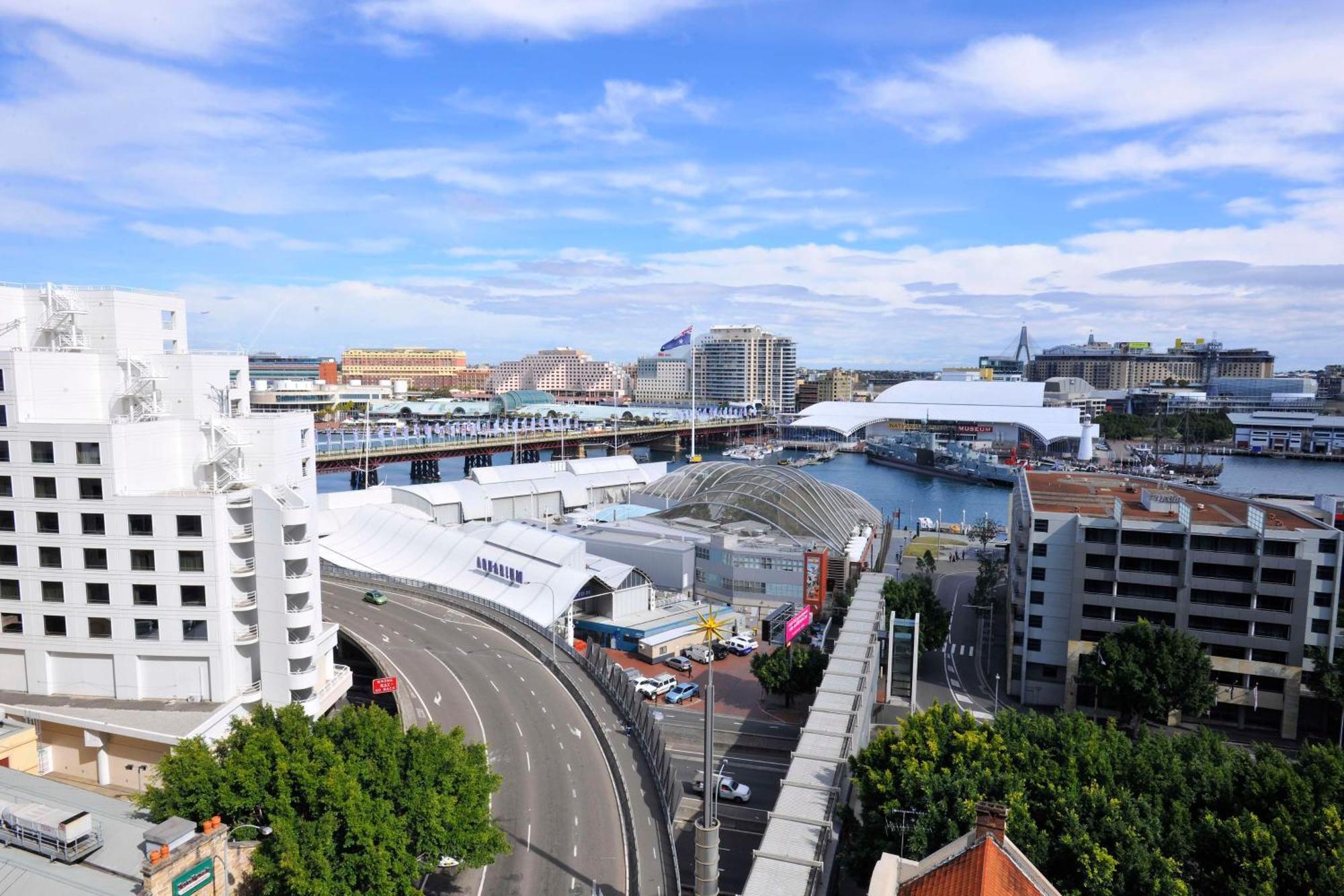 Metro On Darling Harbour Aparthotel 3*