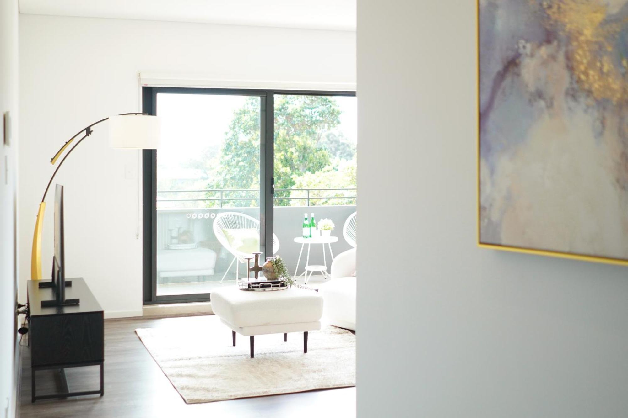 Bright & Elegant 2br With 2 Parking In Mascot Apartment *