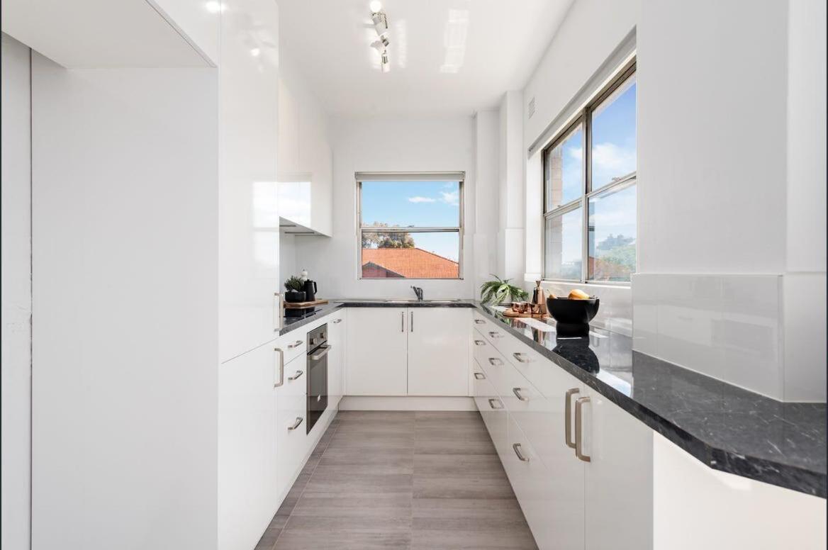 Modern 3br Beachside Oasis
