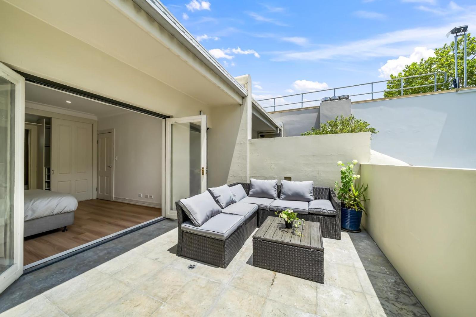 Luxe Living Terrace By The Star