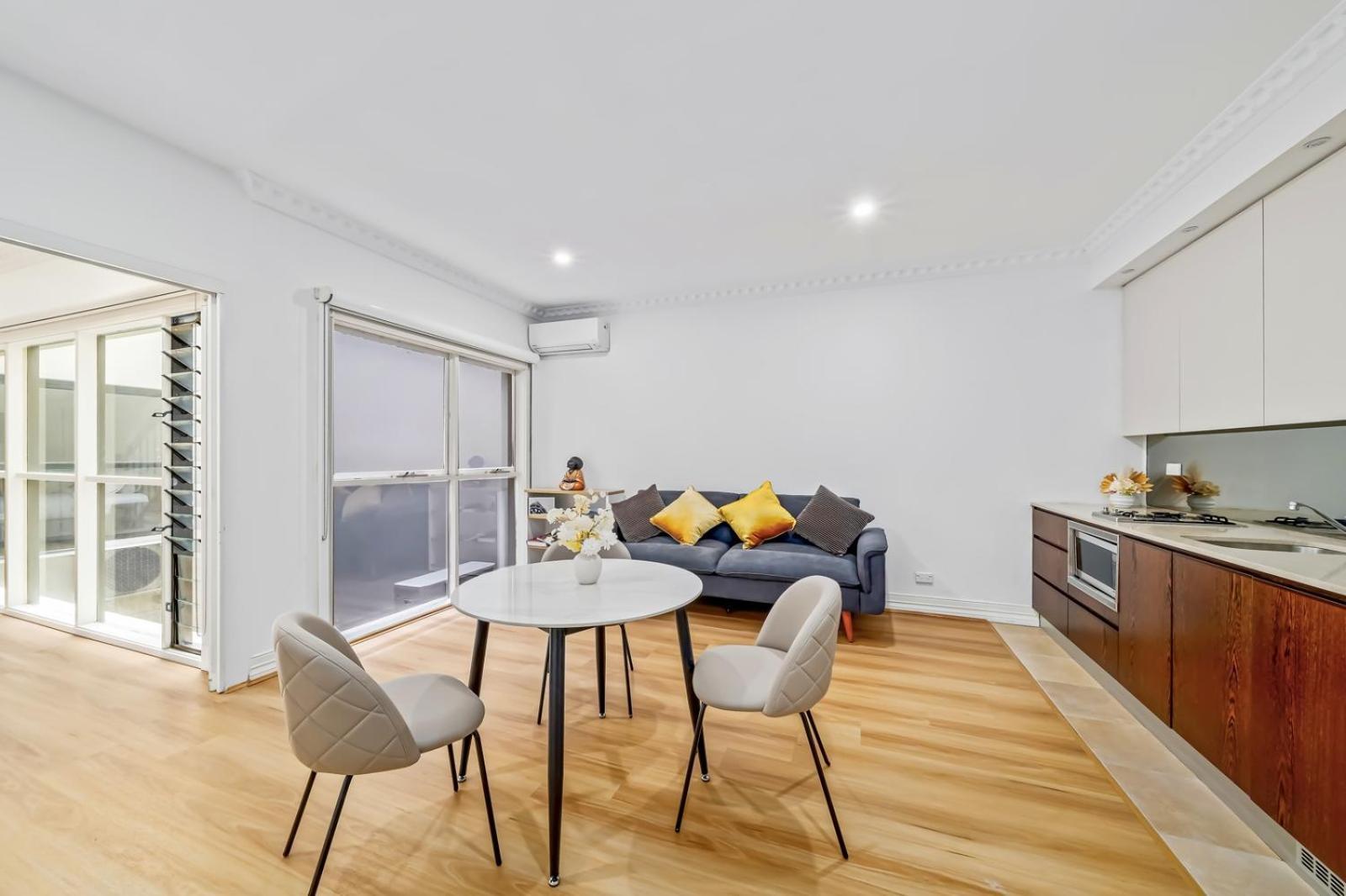 Luxe Living Terrace By The Star Holiday home Sydney