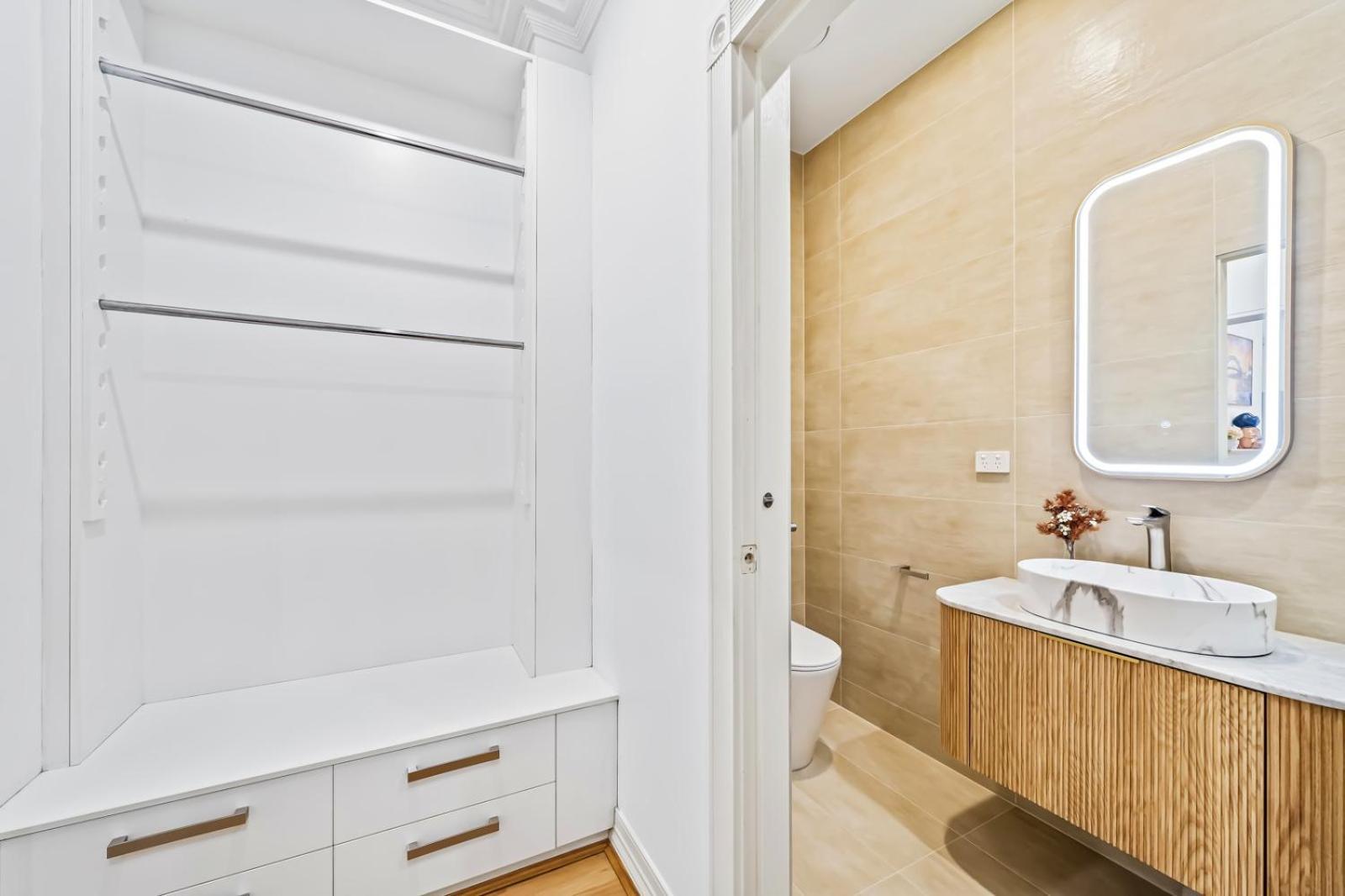 Luxe Living Terrace By The Star Holiday home Sydney
