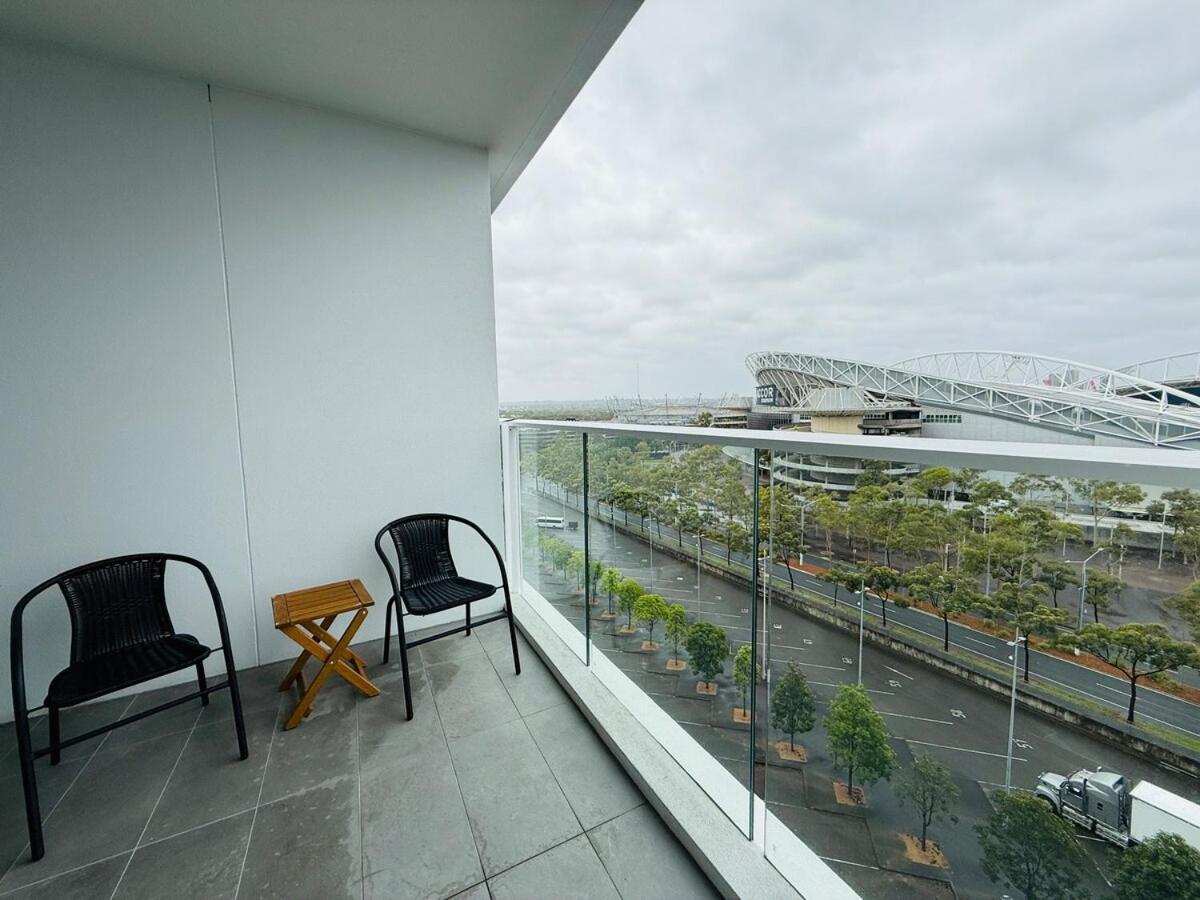 Olympic Park Gem 2 Bedroom Condo-parking, Pool Gym Apartment