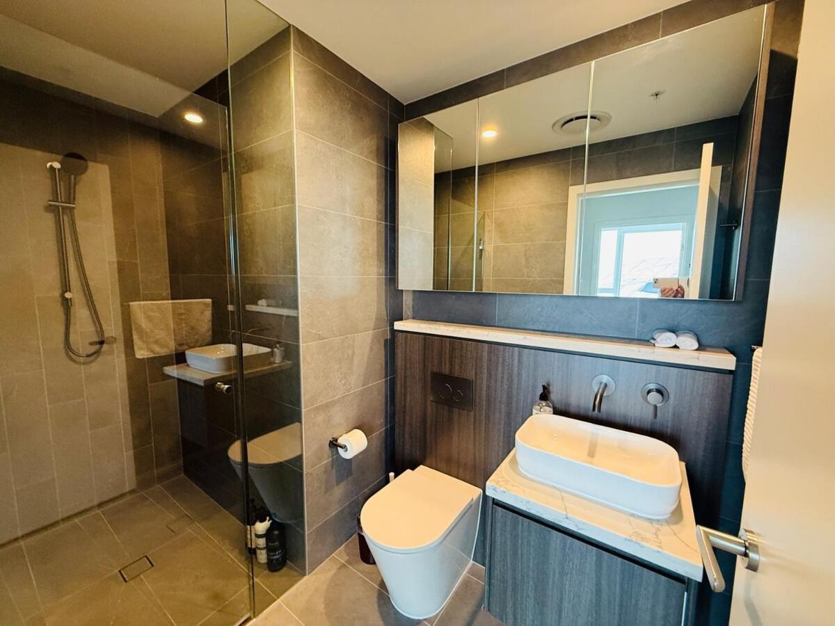 Apartment Olympic Park Gem 2 Bedroom Condo-parking, Pool Gym Sydney