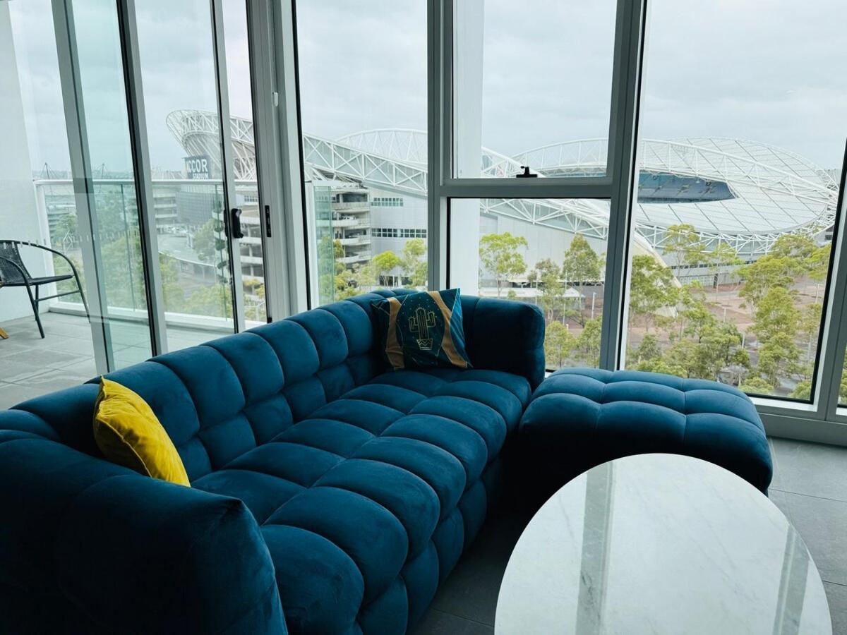 Olympic Park Gem 2 Bedroom Condo-parking, Pool Gym
