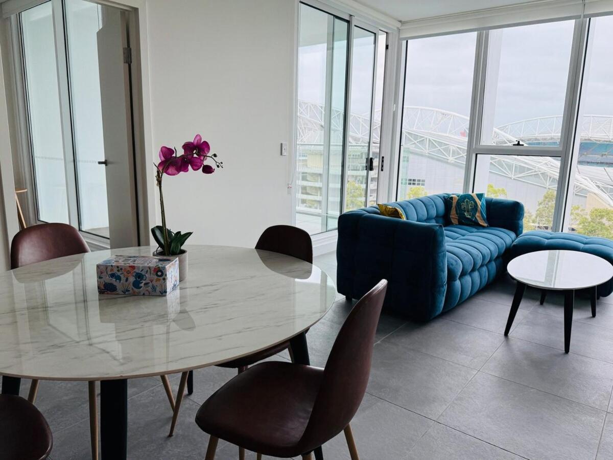Olympic Park Gem 2 Bedroom Condo-parking, Pool Gym Apartment Sydney
