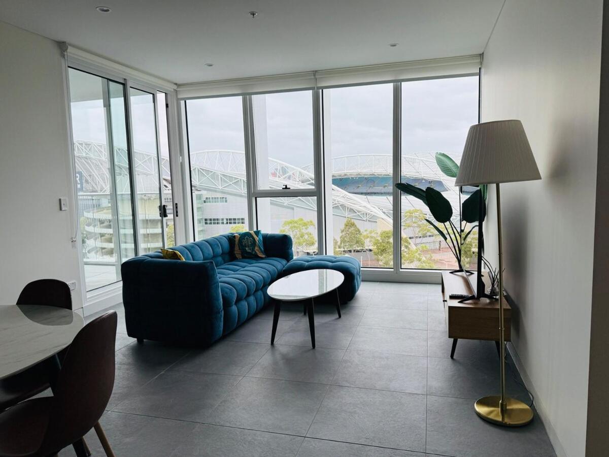 Olympic Park Gem 2 Bedroom Condo-parking, Pool Gym * Sydney