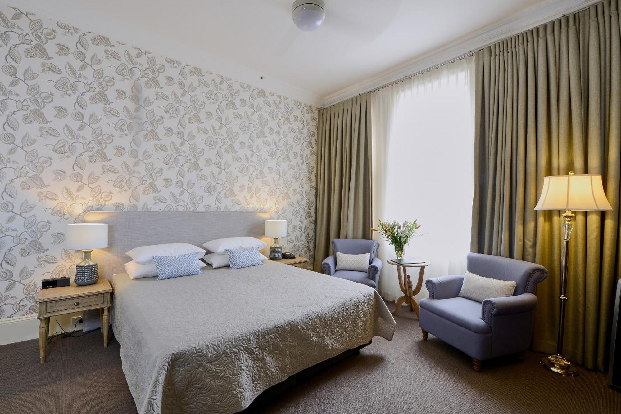 The Russell Boutique 3*