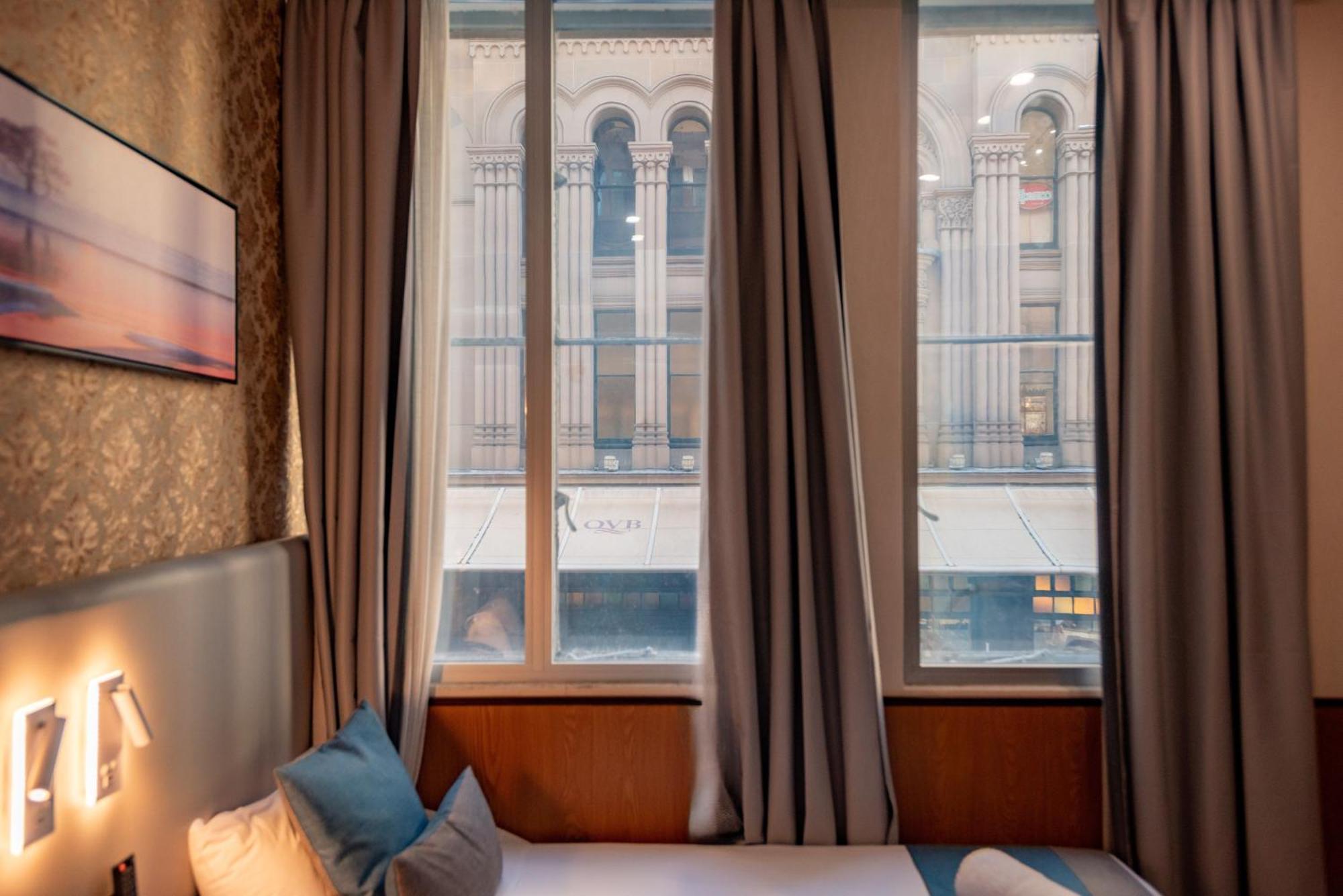 Hotel Yehs Qvb