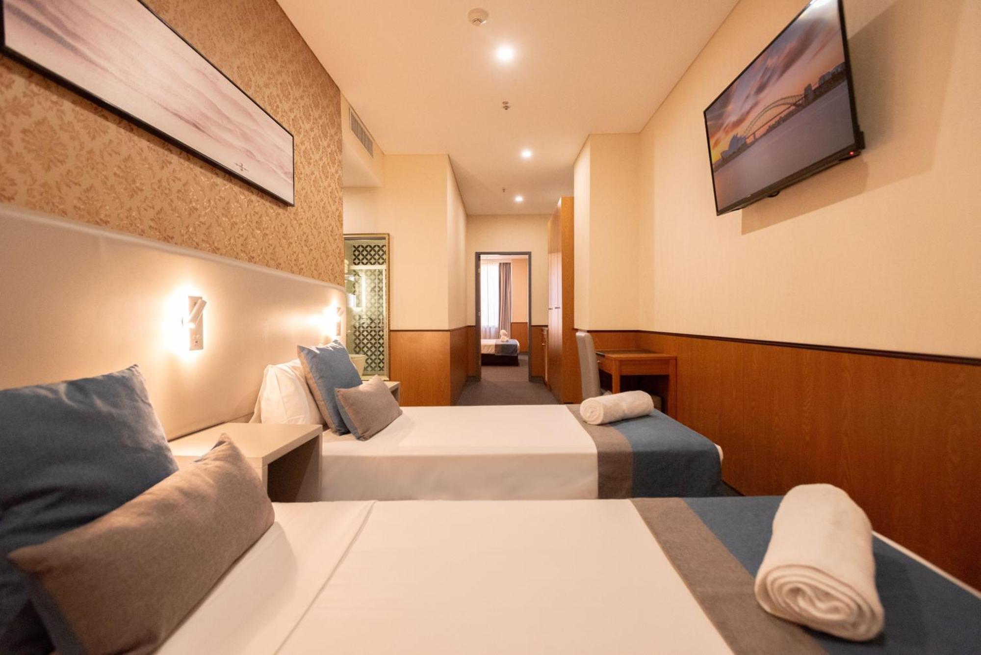 Yehs Qvb Hotel