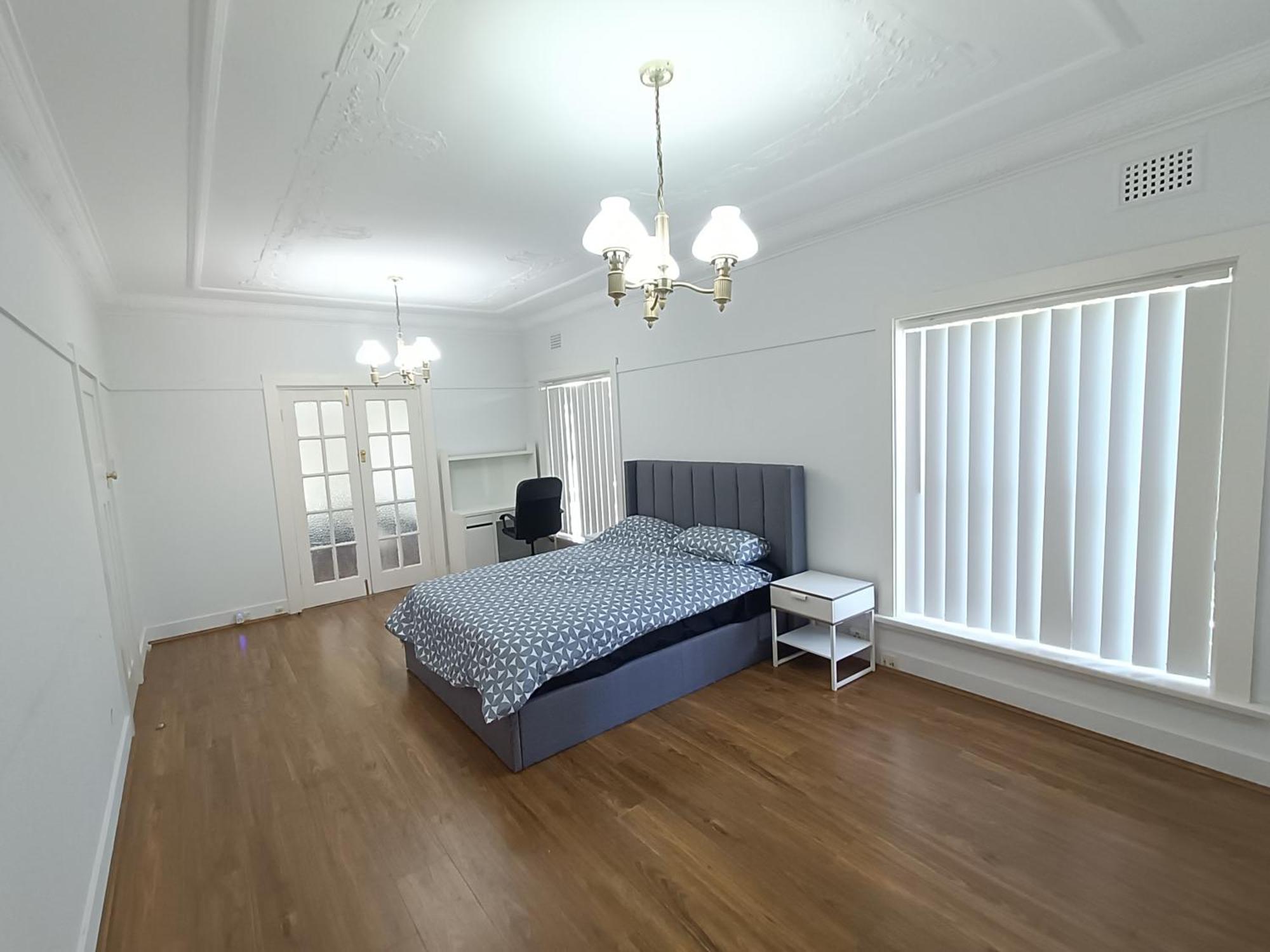 Spacious Queen In Carlingford With Pool - C2 *