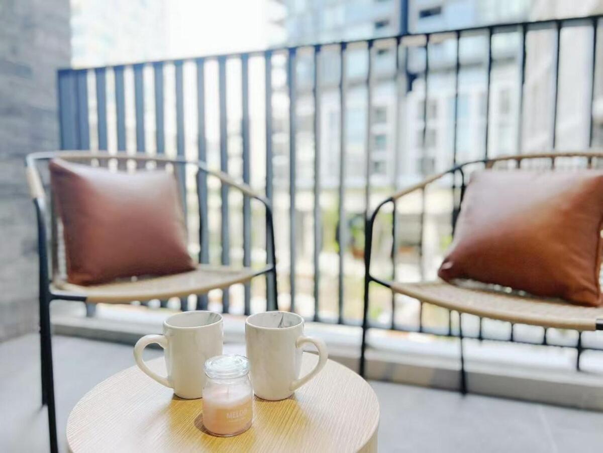 Apartment Luxury Poolside 2 Bedroom In Olympic Park Sydney