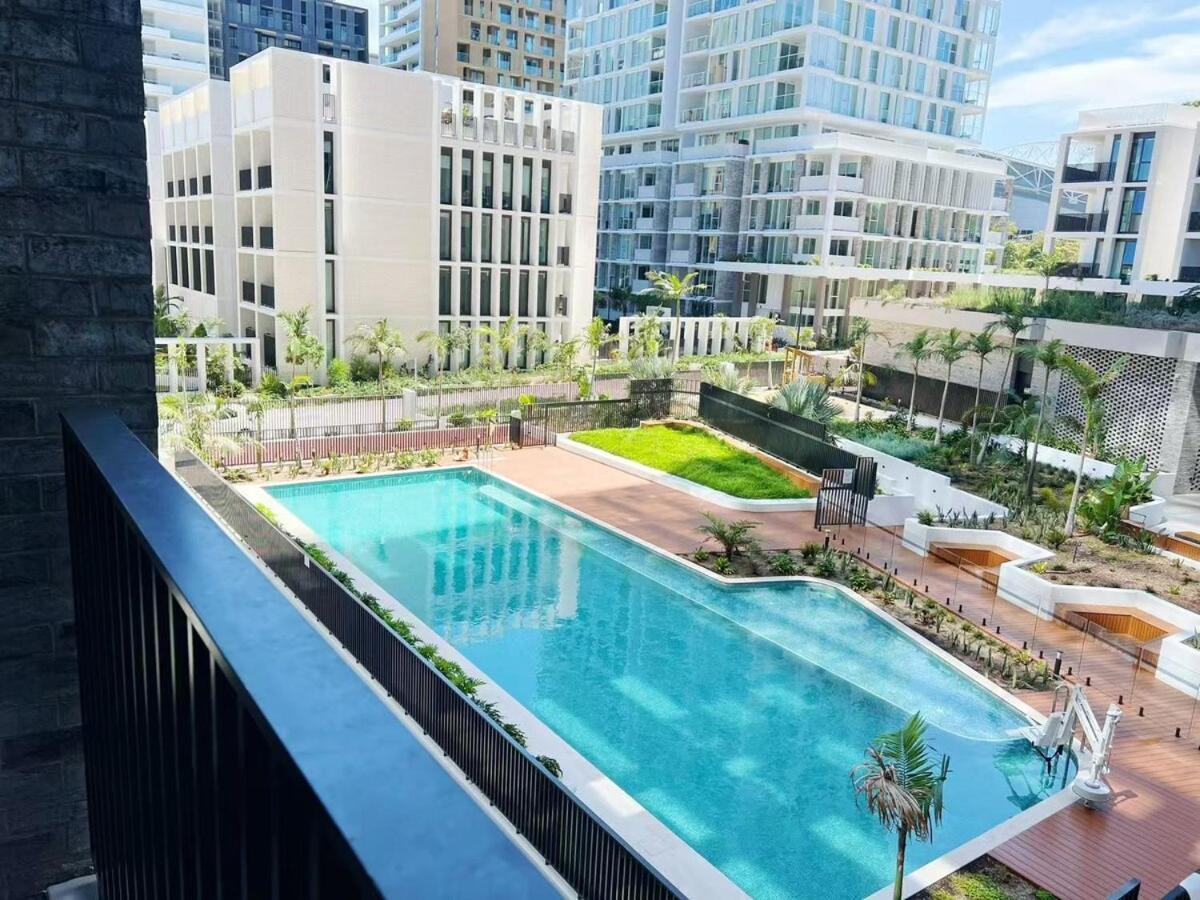 Luxury Poolside 2 Bedroom In Olympic Park *