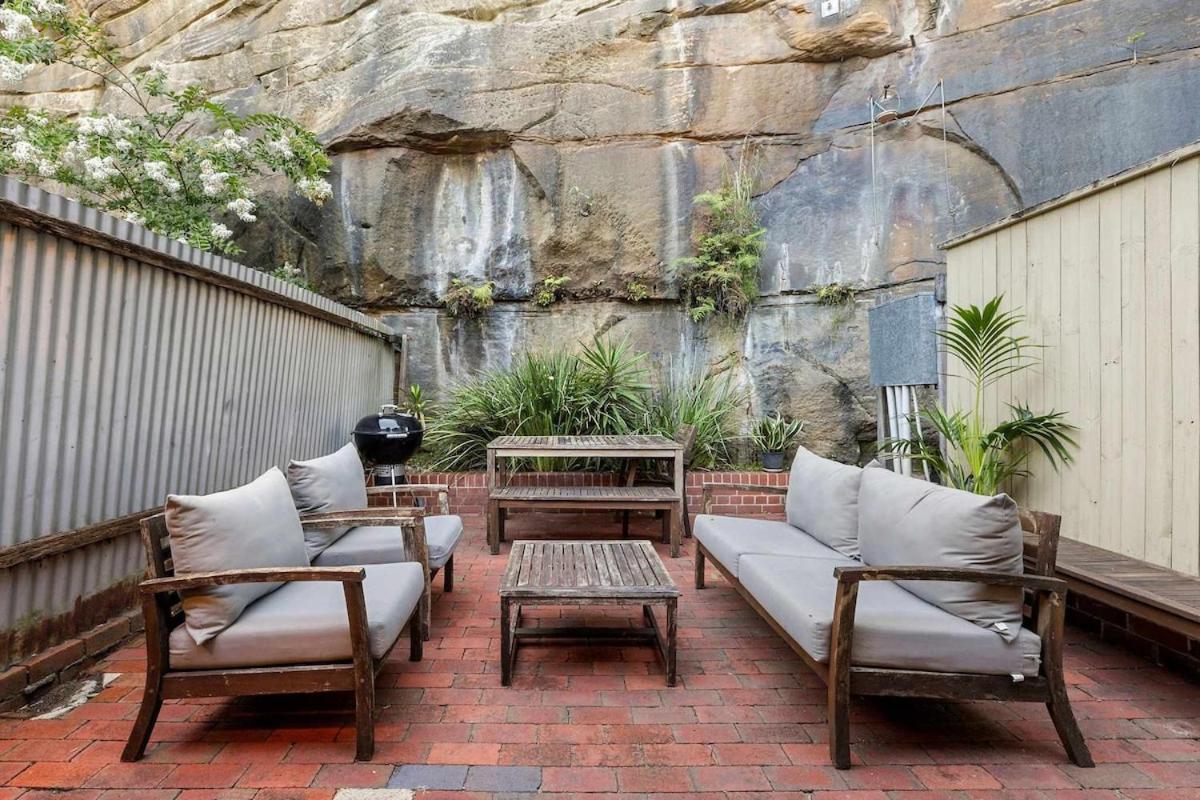 Perfect Vacation W Large Outdoor Space Apartment *
