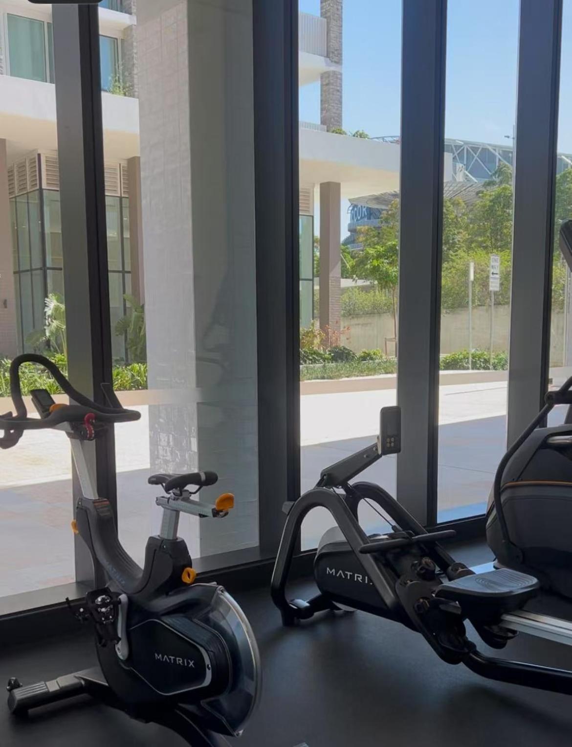 Luxury Poolside 2 Bedroom In Olympic Park *