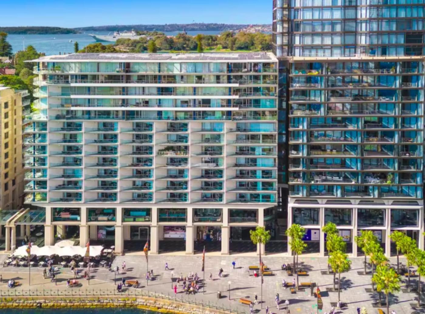 Luxurious Only 250m Walk To Opera House Apartment