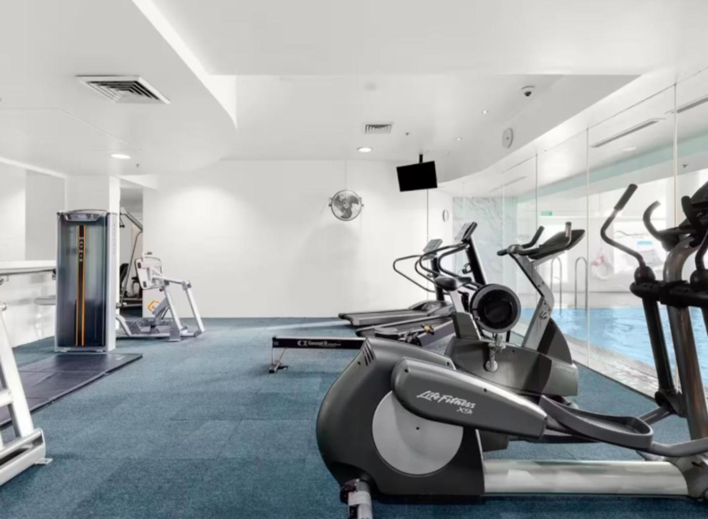 Luxurious Only 250m Walk To Opera House Apartment *