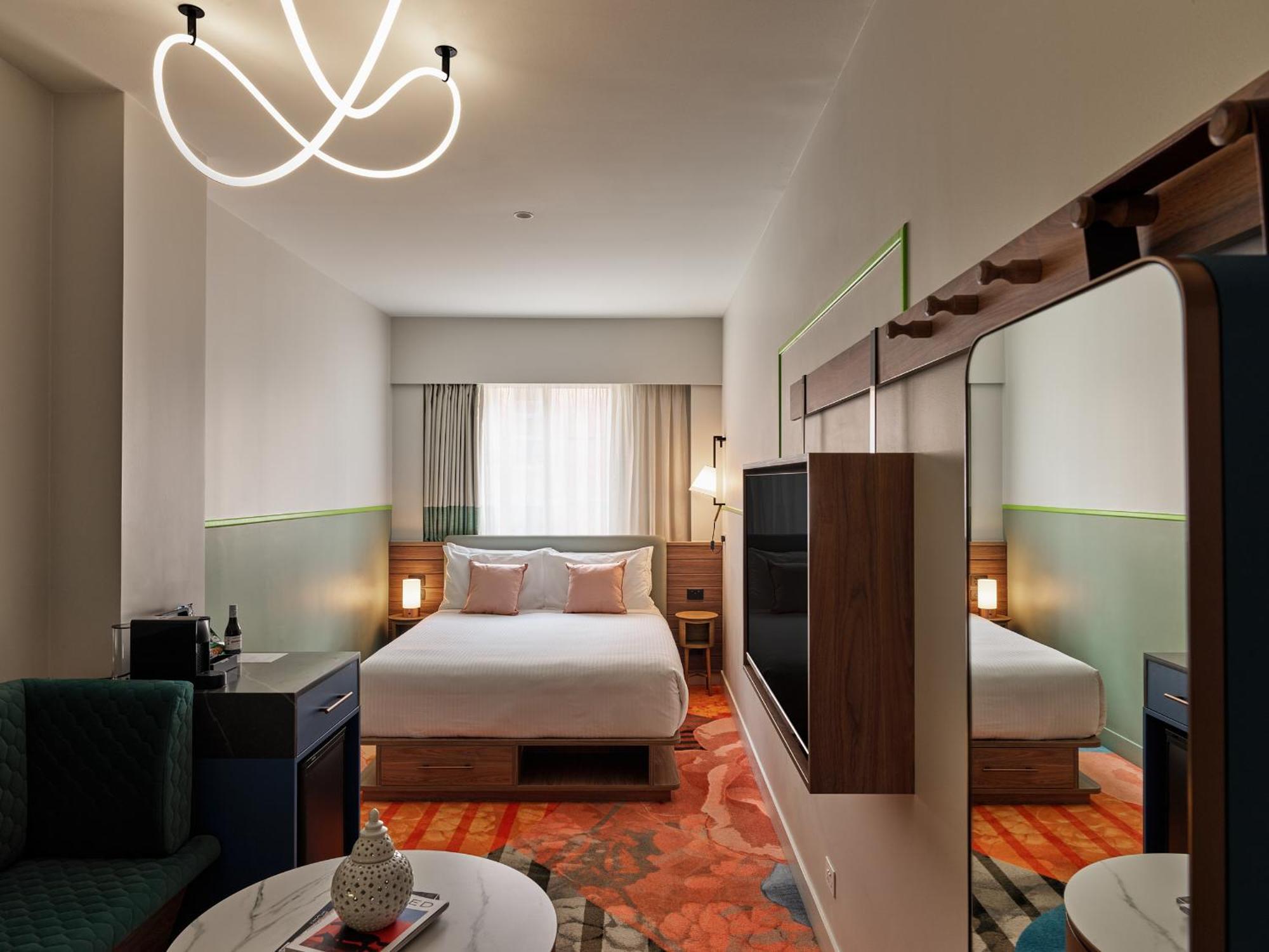 The Clarence Hotel 4*