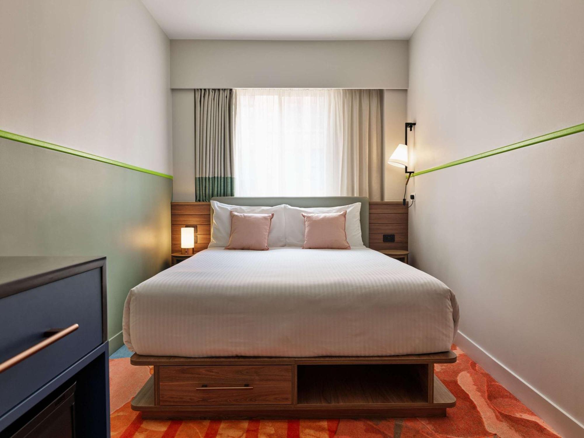 The Clarence 4*