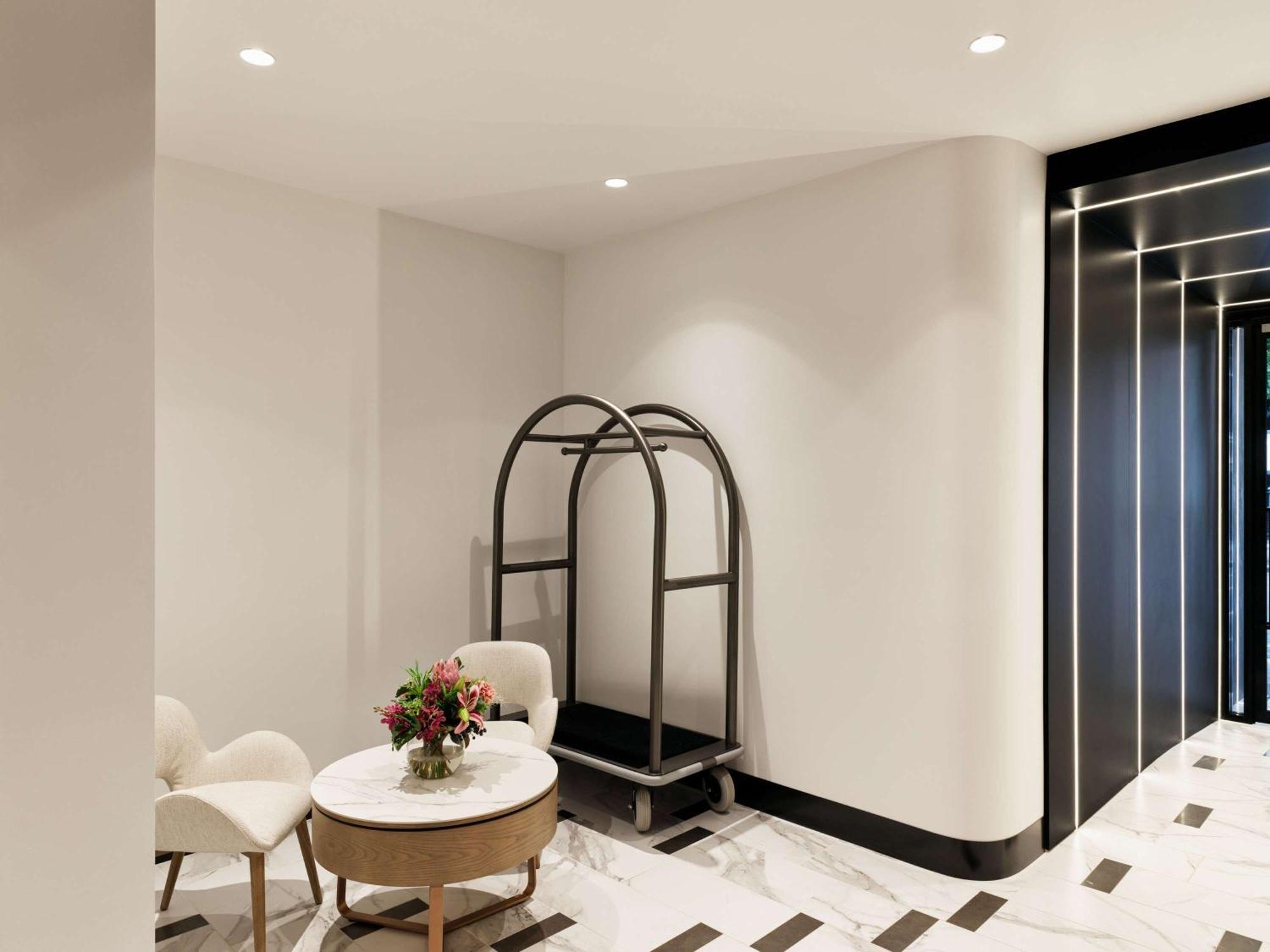 The Clarence Hotel 4*