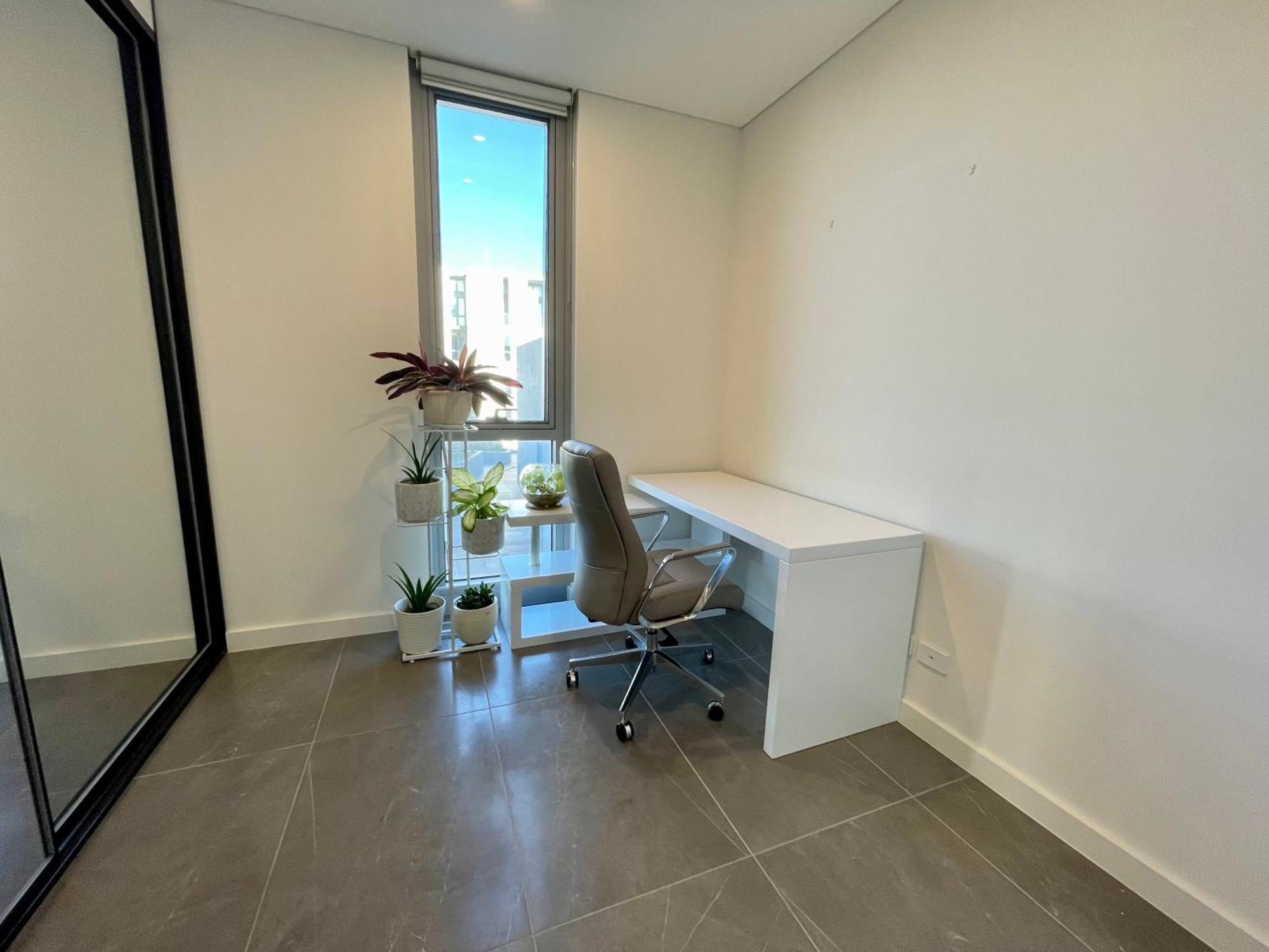 Olympic Park Delight - 2 Bdrm -parking - Views