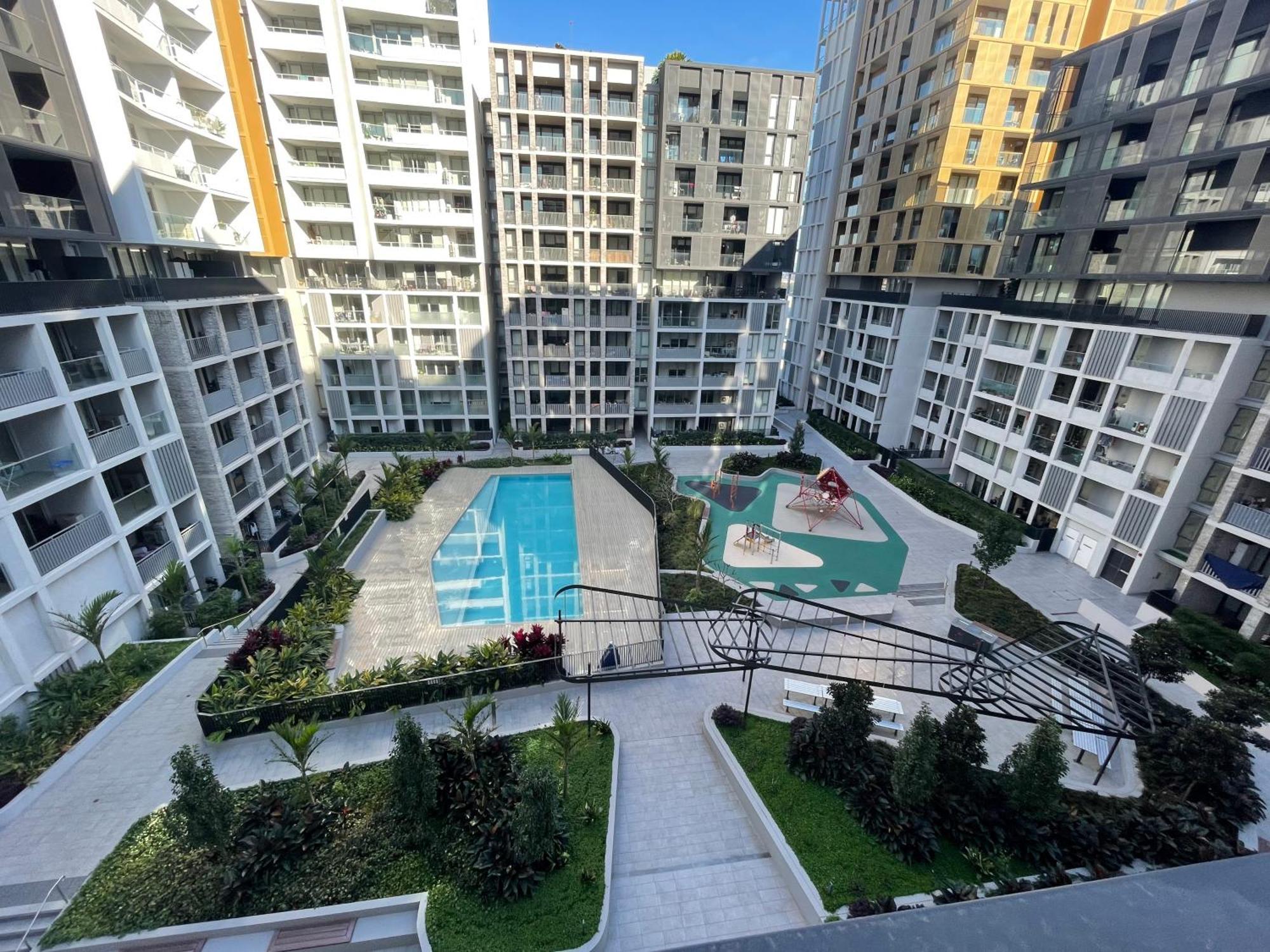 Olympic Park Delight - 2 Bdrm -parking - Views