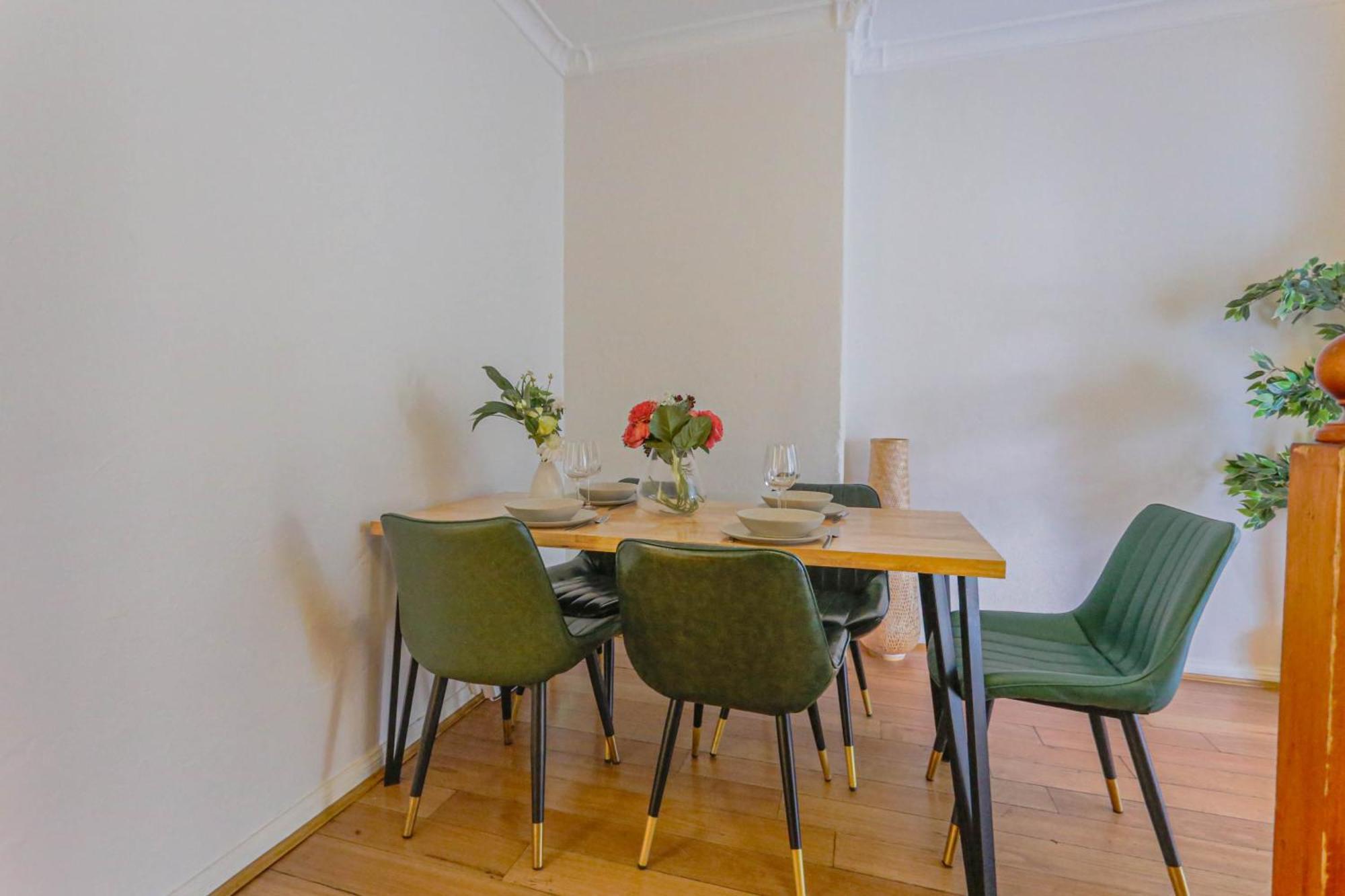 2 Bedroom Darling Harbour - Pyrmont * Sydney