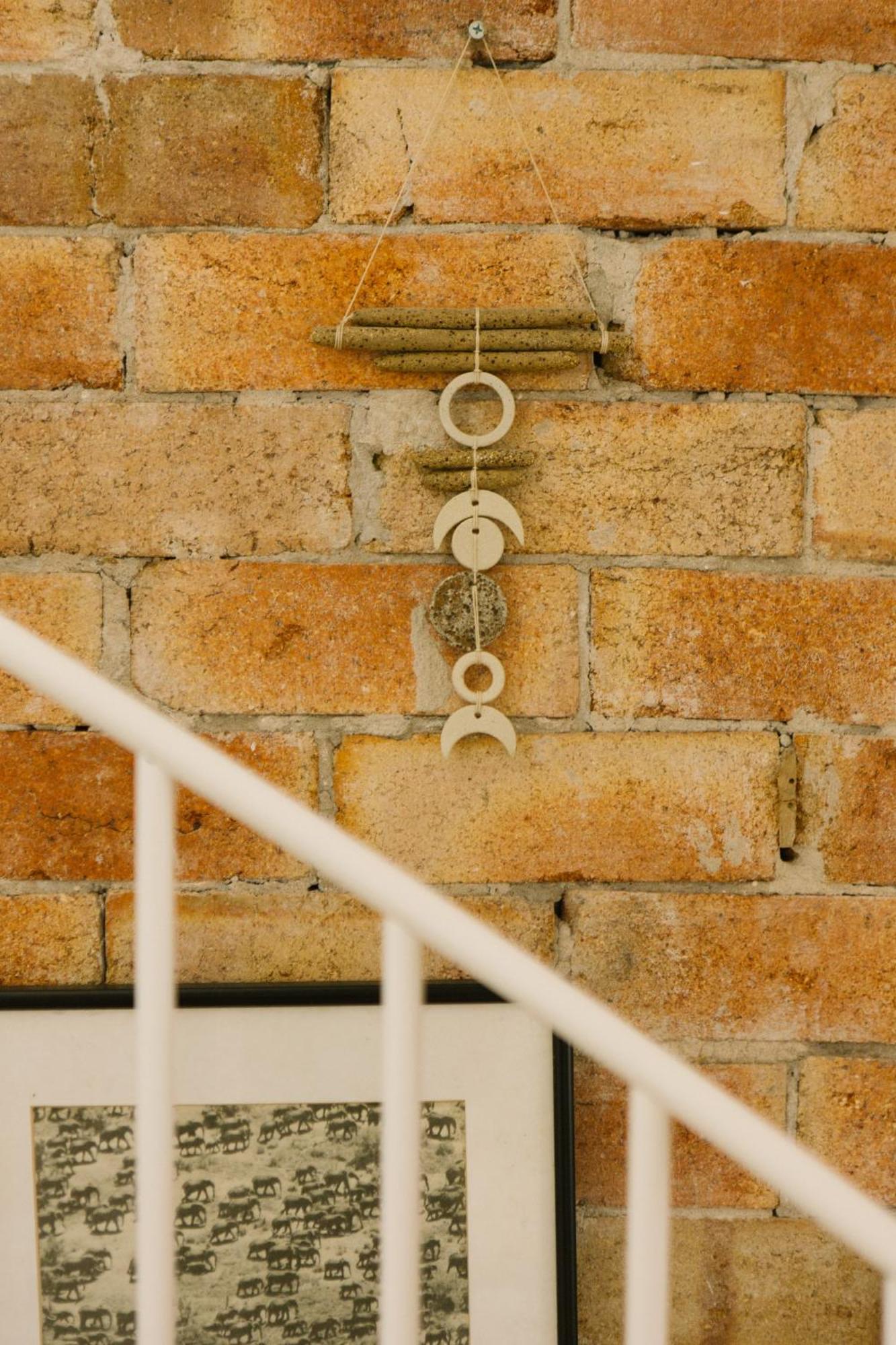 Spacious 4-bedroom Manly Apartment, Balcony, Bath & Fireplace, 2 Min To Apartment Sydney