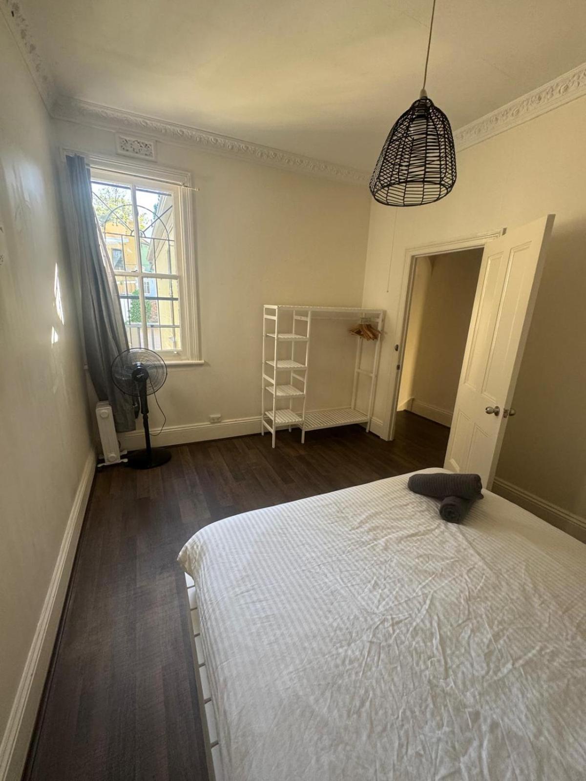 Spacious 4 Bedroom House Darling Harbour *