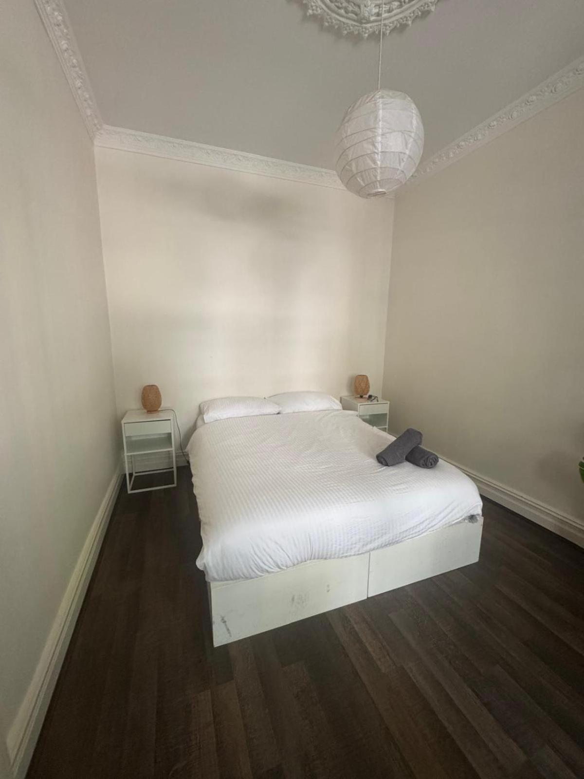 Spacious 4 Bedroom House Darling Harbour Apartment