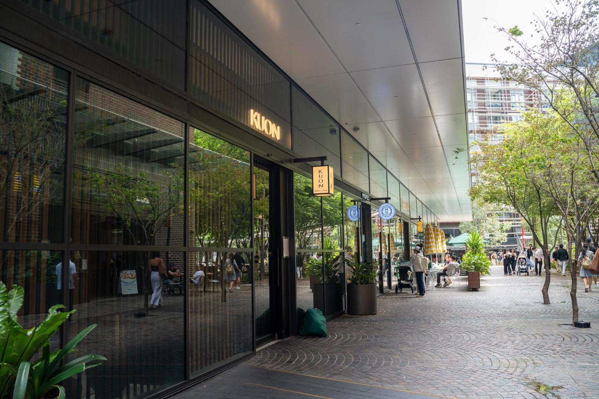 Modern 2 Bedroom Darling Square Apartment