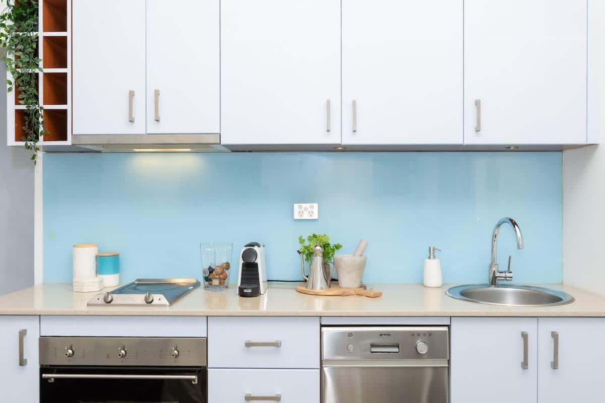 Apartment Cozy Front With Aircon Sydney