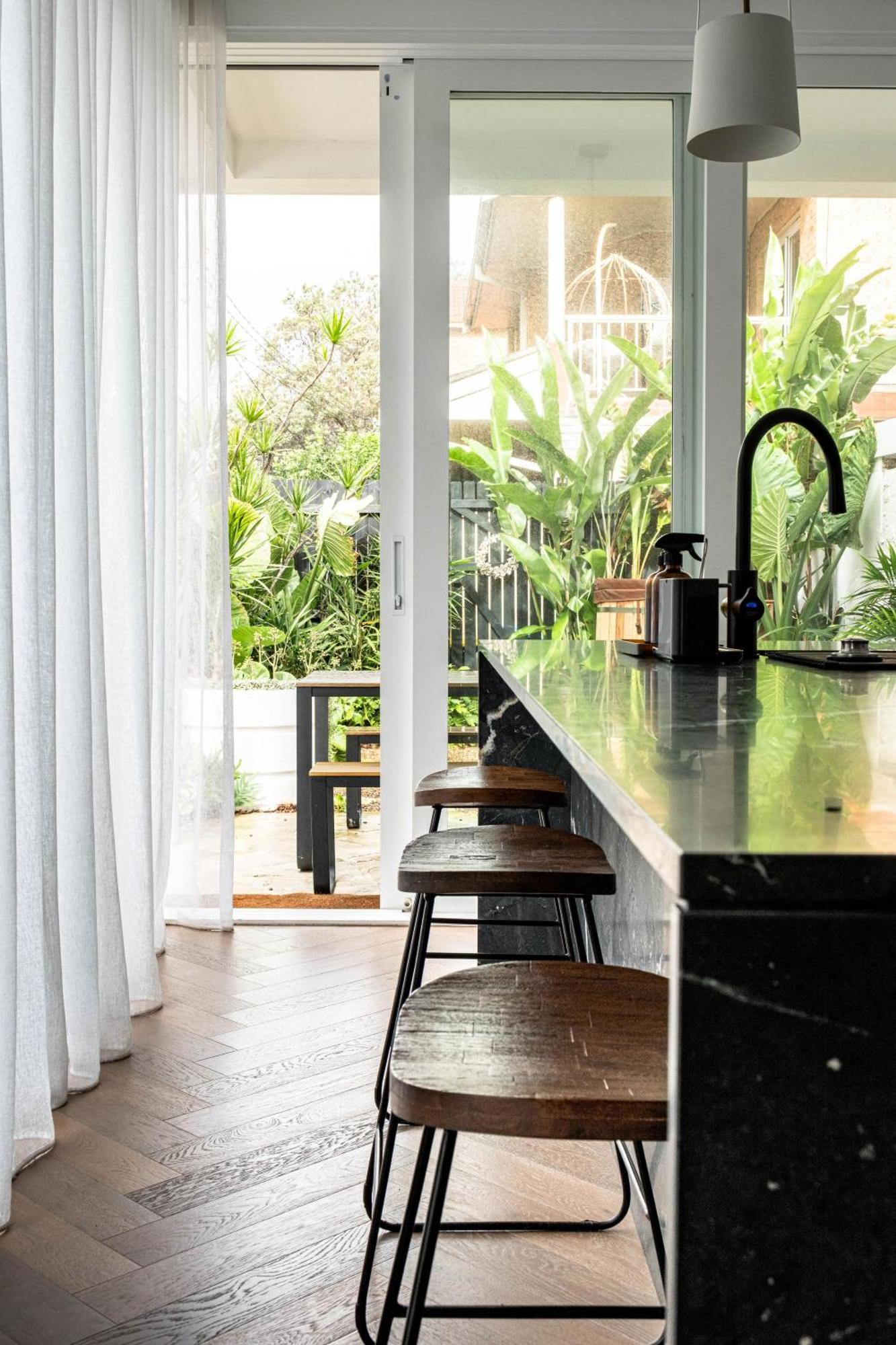 The Manly House - 100 Steps From Manly Holiday home