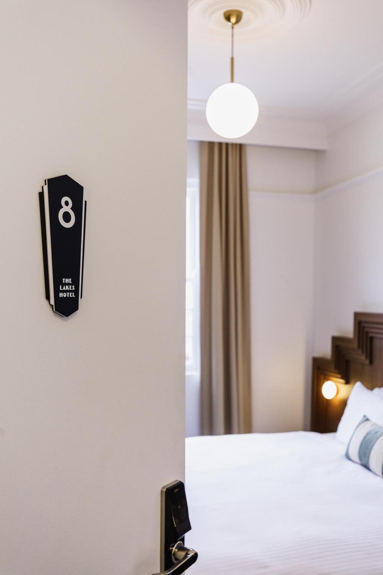 The Lakes Hotel, Rosebery Hotel Sydney