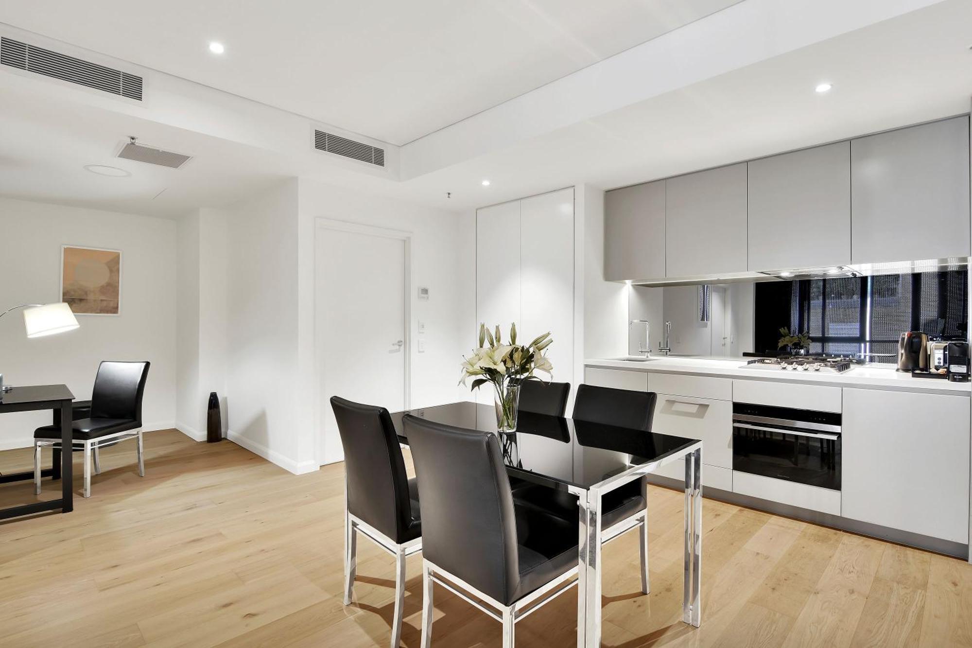 Apartment Large One Bedroom With Study-alb09203