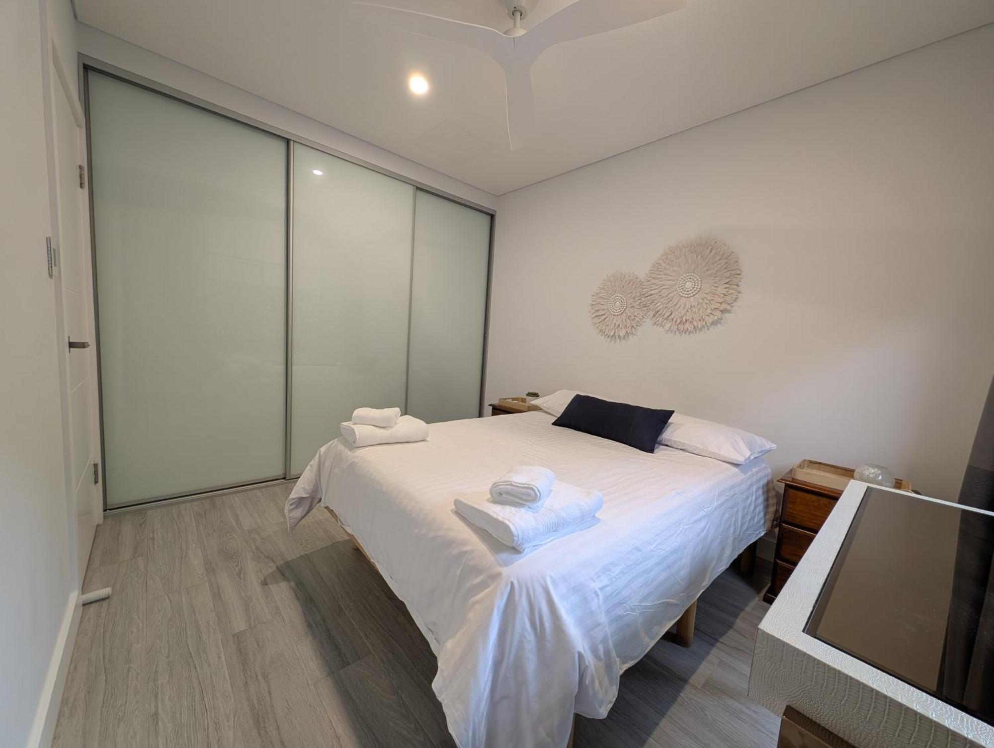 2 Bedroom With Garden Views In Guest house Sydney