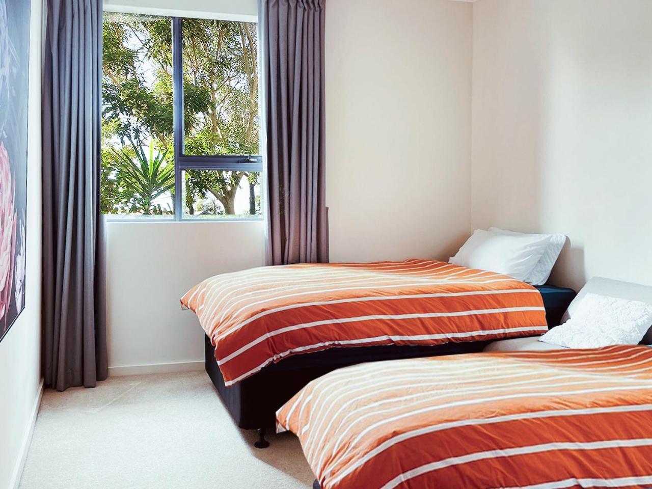 Lidcombe, Super Comfort, Stylish, Large 2bedrooms, 2 Bath, 2 Free Carpark, Parkview, Free Wifi *