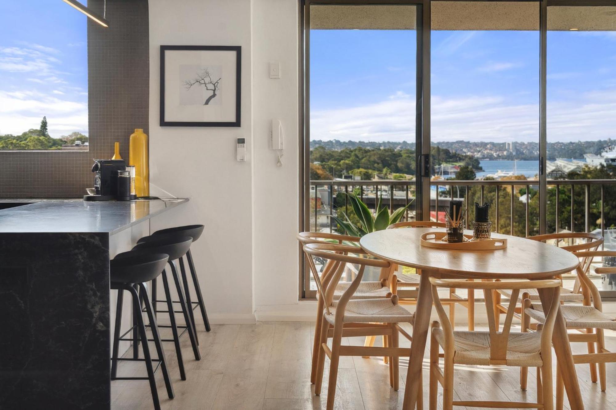 Apartment Inner Harbour Views With Parking