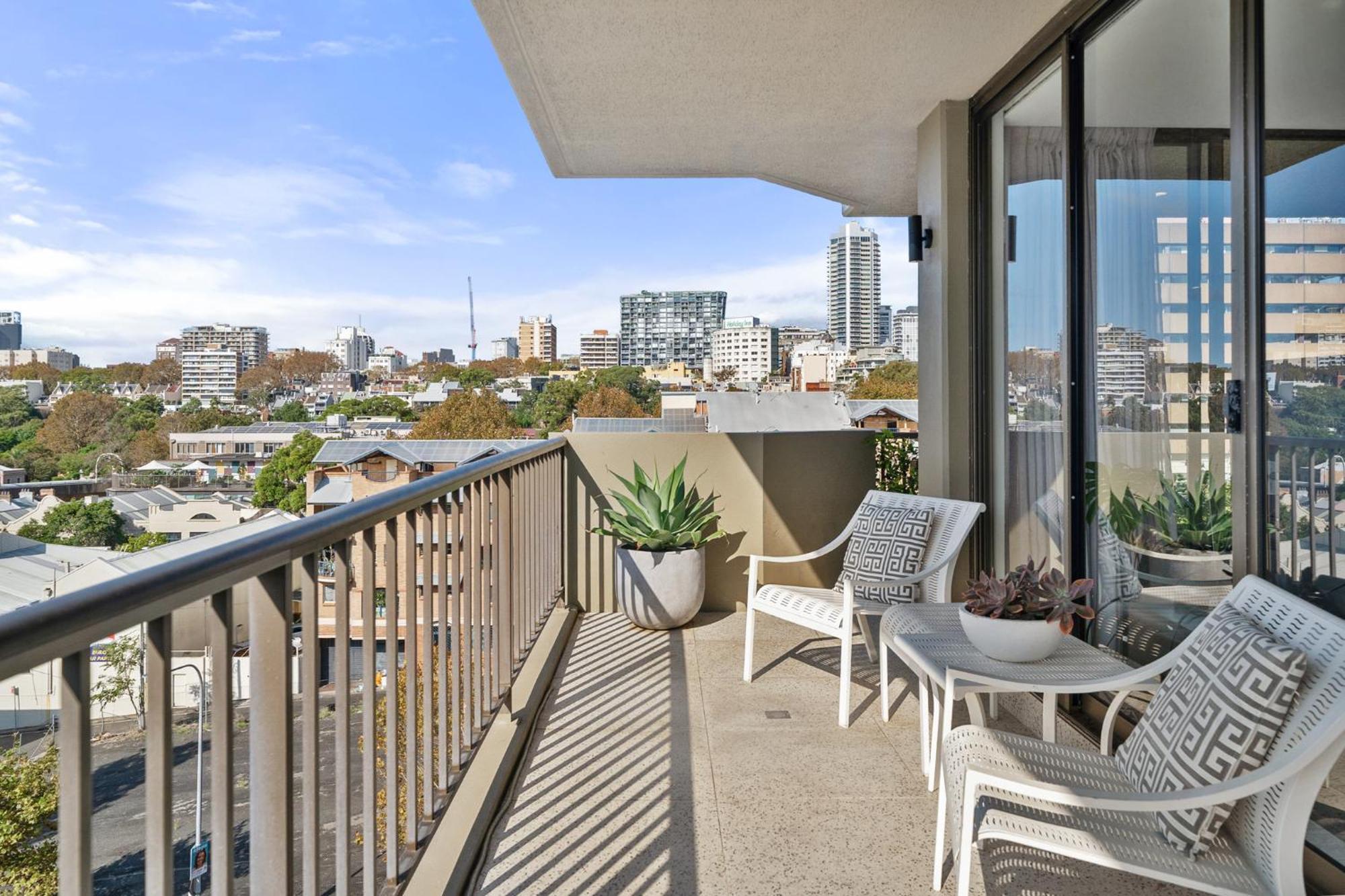 Inner Harbour Views With Parking * Sydney