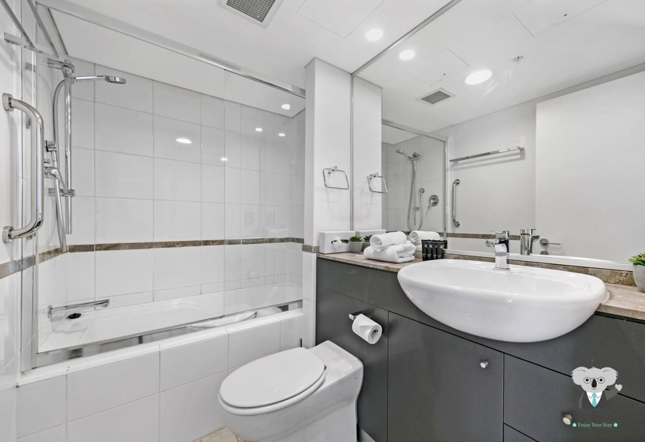 Apartment Bright 2-bedroom With Views *