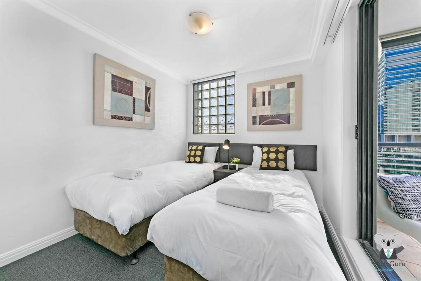 Apartment Bright 2-bedroom With Views